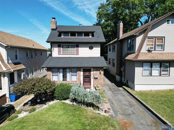 221 Tontine Ave, Lyndhurst, NJ 07071