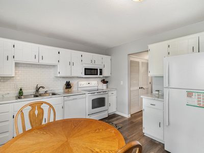 570 Clover Leaf Pkwy NE, Blaine, MN, 55434