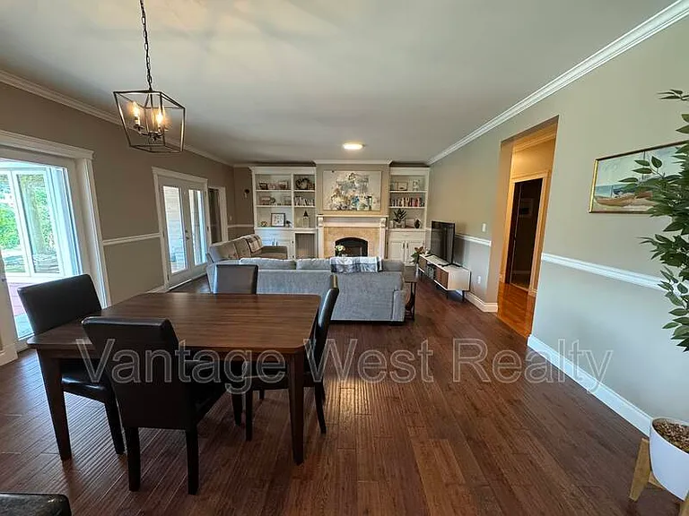 1556 Pritchard Dr — Photo 6