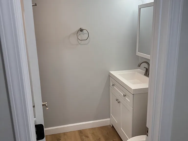 415 McKinley Ave #B — Photo 5