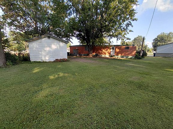 2nd image of 602 Simpson St