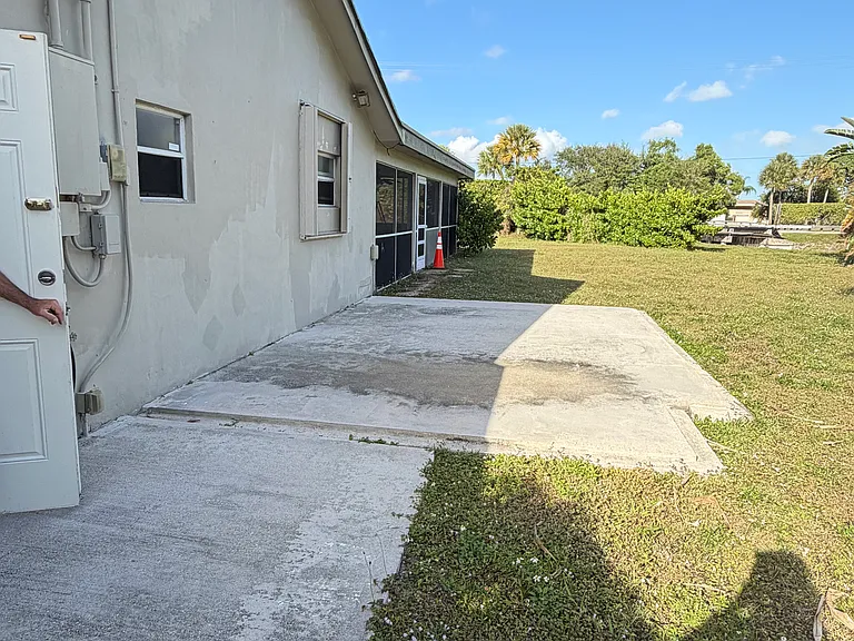 Carolina Cir — Photo 27