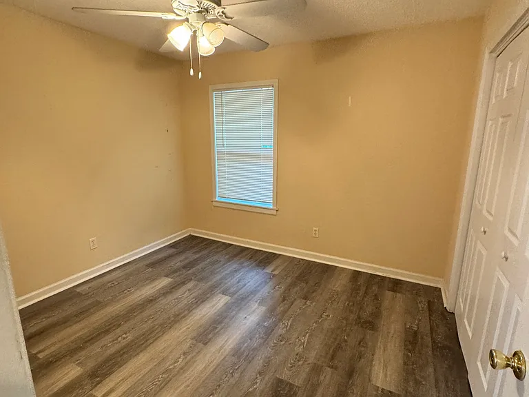 776 Happy Hollow Rd #B — Photo 6