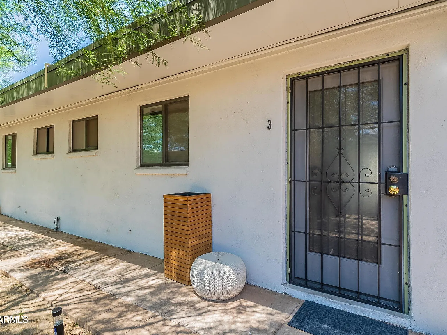 1 bed, 1.0 bath, 902 sqft, $1,540 — Photo 2