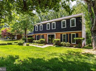 1858 Foxstone Dr, Vienna, VA 22182