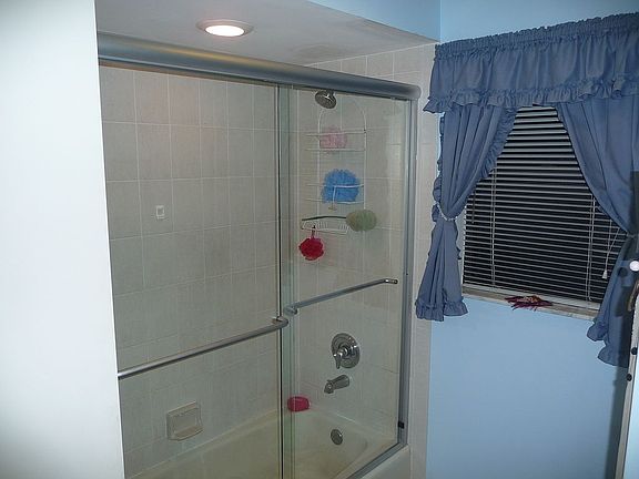Guest Bath/Shower