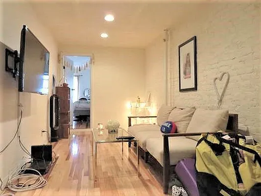 Rented by REAL New York | media 23