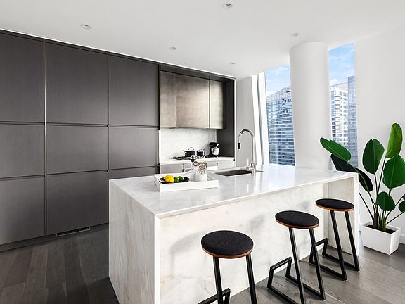 2nd image of 645 W 59th St #2602