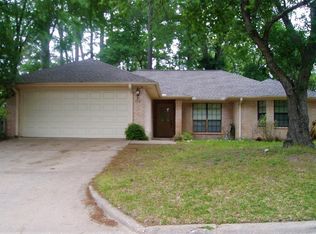 414 Burning Tree Dr, Huntsville, TX 77340