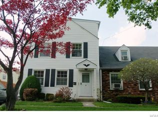 15 Lane Crest Ave, New Rochelle, NY 10805