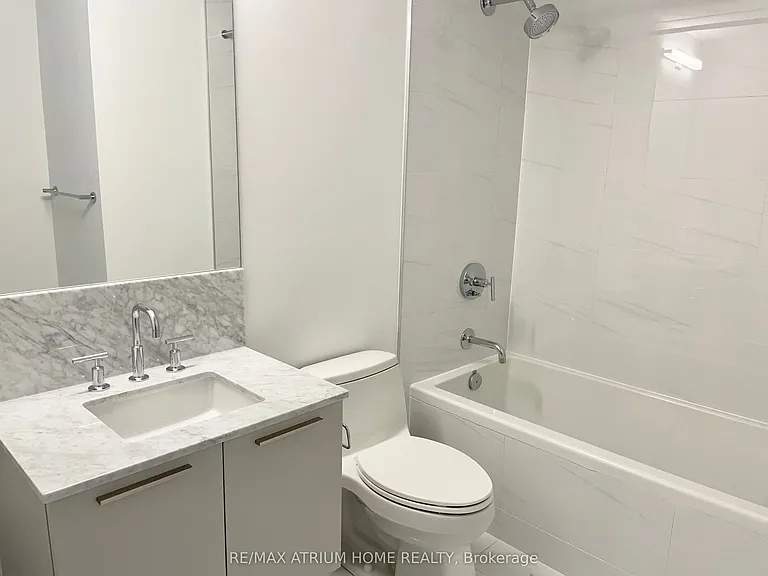 3 Gloucester St #4303 — Photo 26