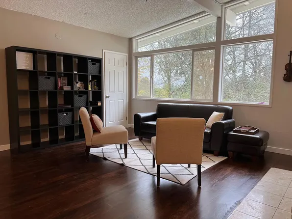 15438 SE 38th St, Bellevue, WA 98006