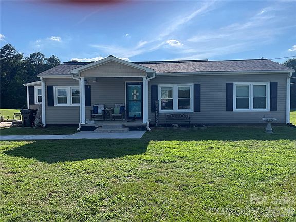 3rd image of 134 Patton Ln