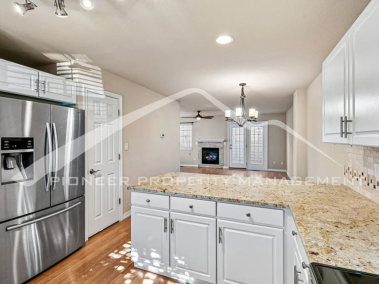 438 N Parkside Dr #A — Photo 10