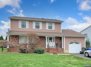 6 Astor Pl, Avenel, NJ 07001