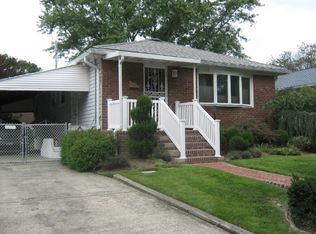 1697 William St, Merrick, NY 11566