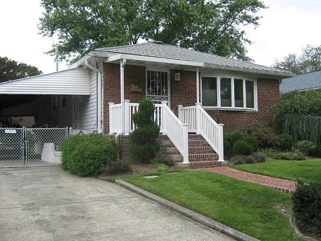 1697 William St photo 1