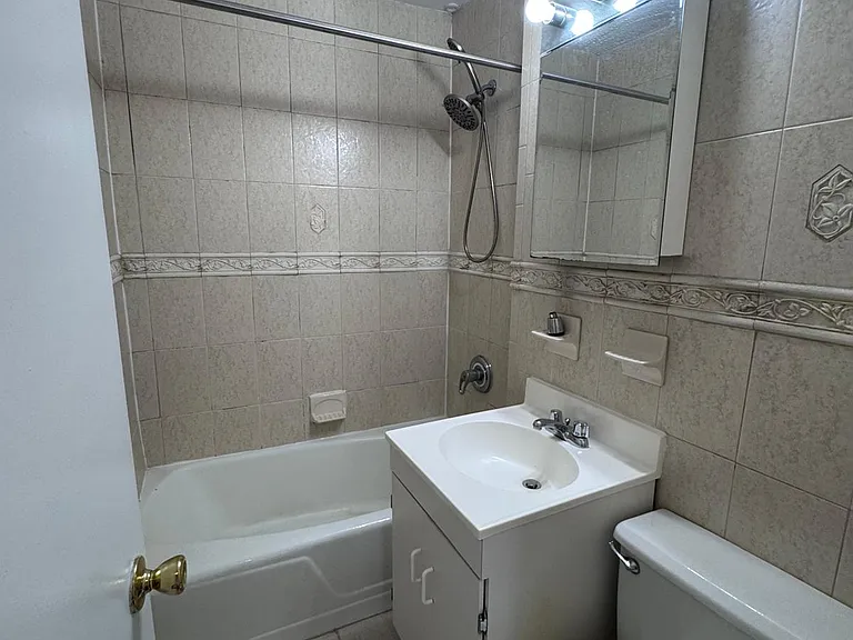 8635 21st Ave #7D — Photo 2