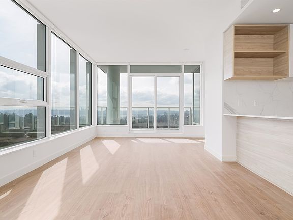 3rd image of 585 Austin Ave #1505