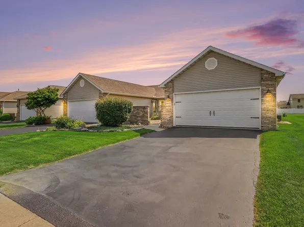 6851 Falcon Dr, Schererville, IN 46375