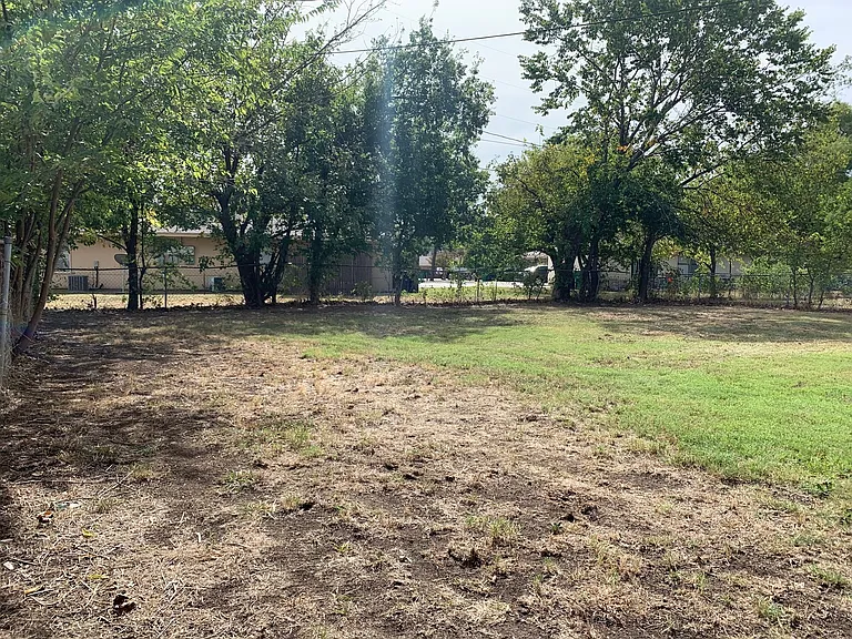 712 Juno Ln — Photo 13