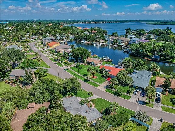4th image of 1954 Bayou Grande Blvd NE
