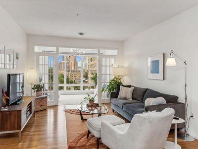 301 Oak Grove St APT 305, Minneapolis, MN, 55403