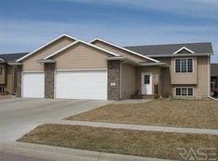 2917 E Sunrise Ct, Brandon, SD 57005
