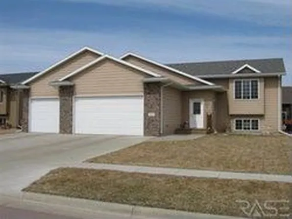 2917 E Sunrise Ct, Brandon, SD 57005