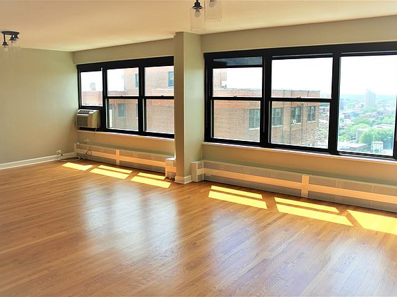 4th image of 3410 N Lake Shore Dr #18LM