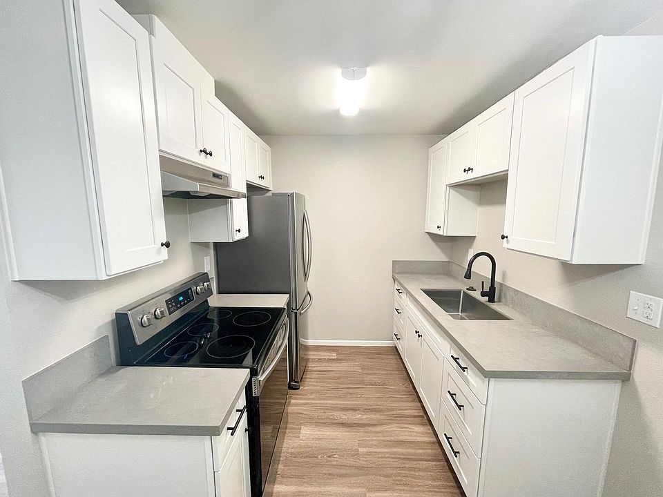 1st image of 1141 E 7th St APT 3