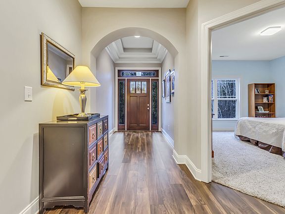4th image of 341 Rosebud Cir S