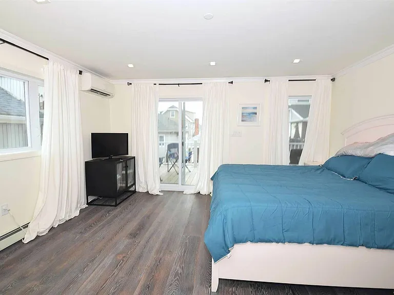31 Florida St — Photo 16