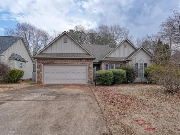 393 Split Oak Ln, Inman, SC 29349