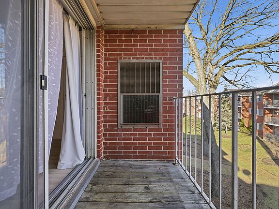 3rd image of 382 Oak Trails Rd APT 301