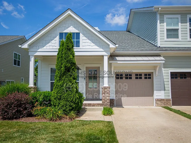 1041 Honey Bush Cir — Photo 2