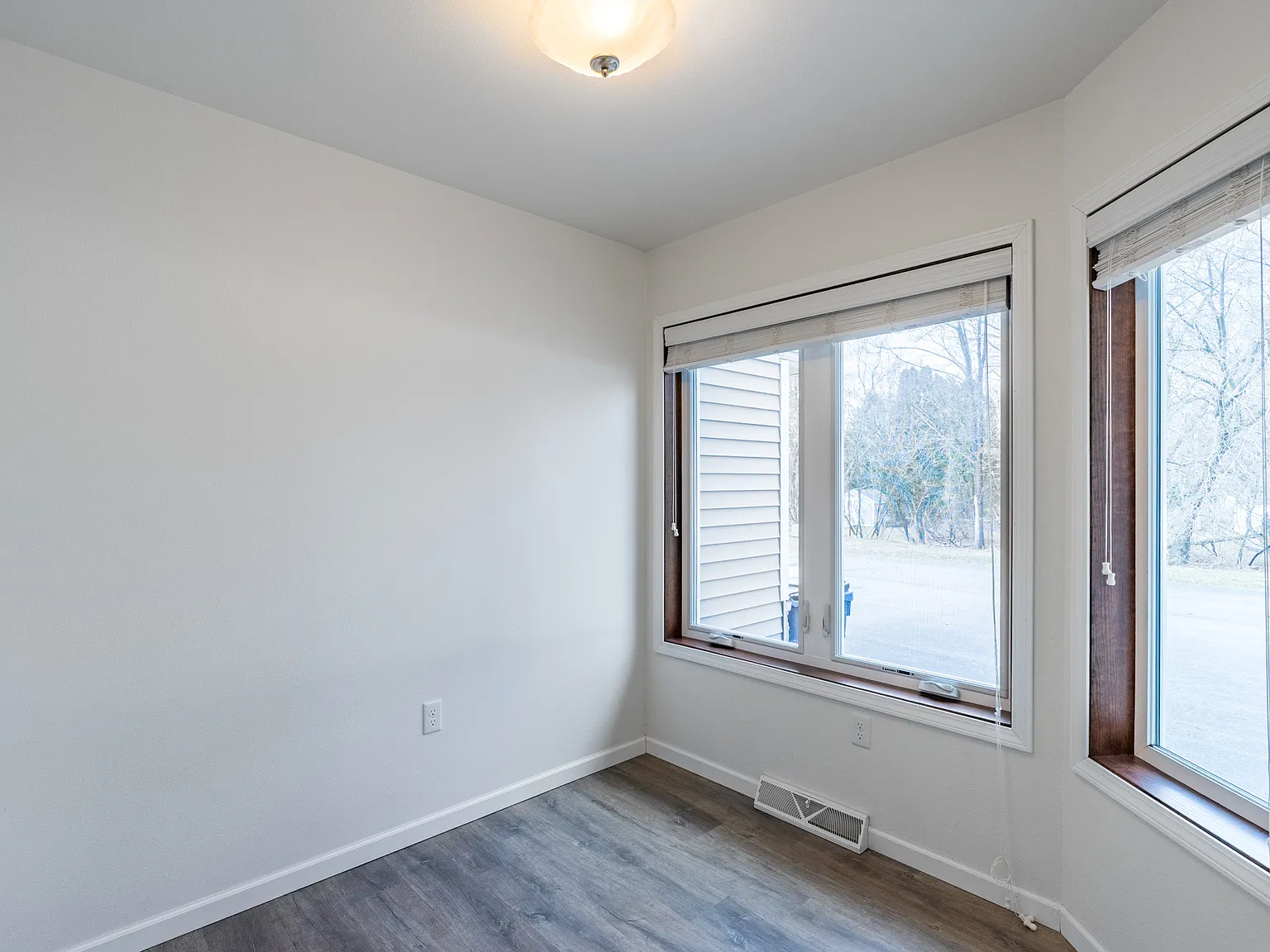 3 bed, $1,950 — Photo 2