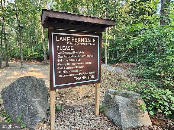 3rd image of 2614 Lake Ferndale Dr