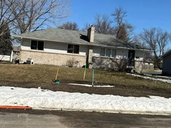 609 Vine Ave W, Montgomery, MN 56069