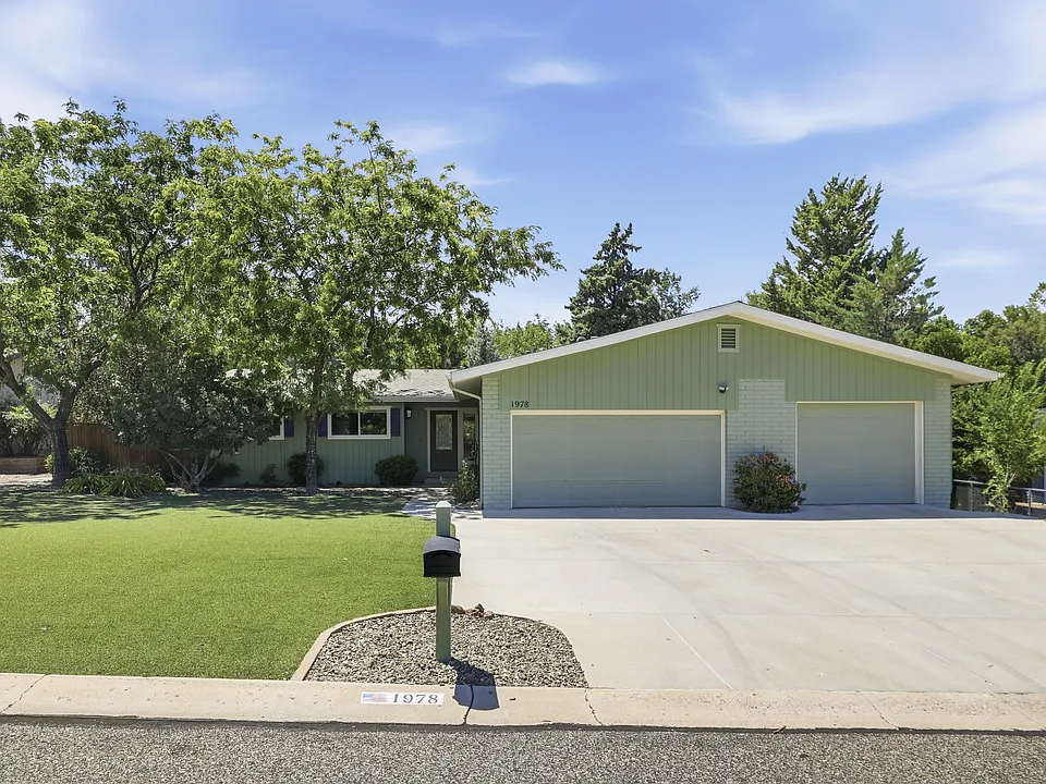 1978 Catalpa Cir