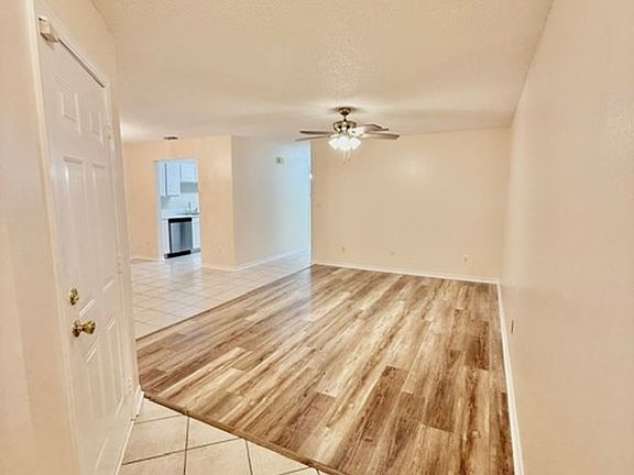 2nd image of 957 Tray Dr
