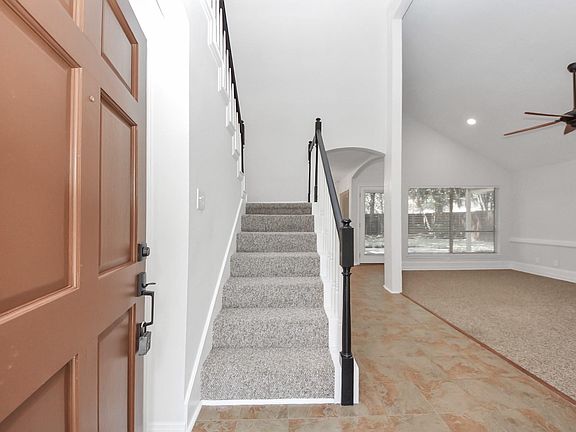 5th image of 515 Lorie Ln