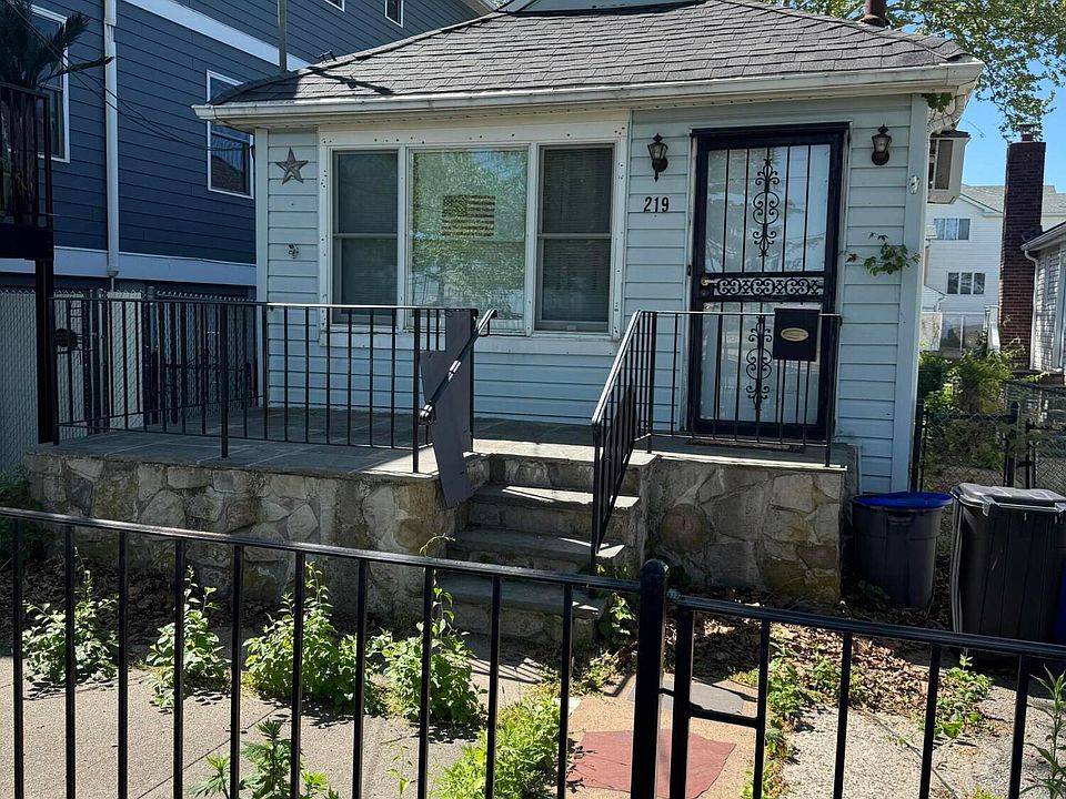 2nd image of 219 Father Capodanno Blvd
