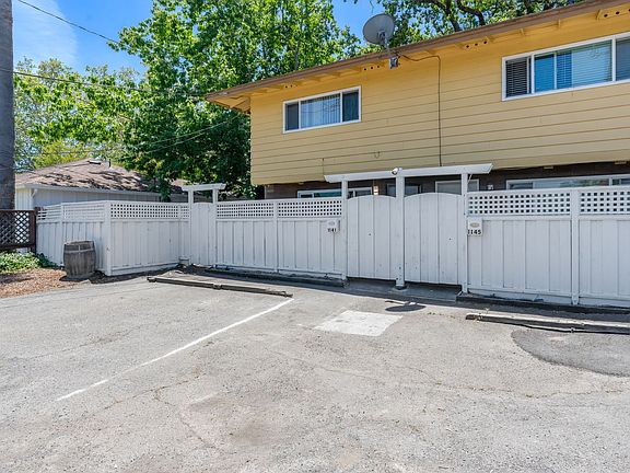 2nd image of 1141-1161 Oak Ave #1141