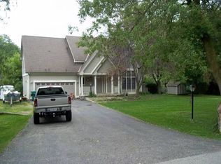 606 N Hill Rd, McHenry, IL 60051