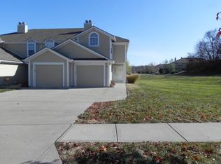 5600 NW Plantation Dr, Lees Summit, MO 64064