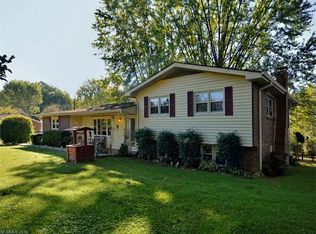287 Allenwood Cir, Hendersonville, NC 28792