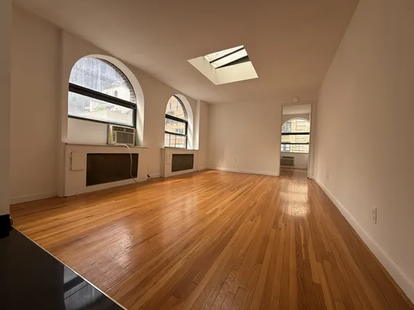 117 West 58th Street image 1 of 10