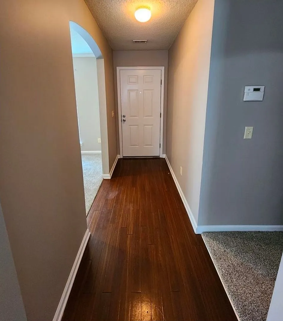 2411 Fernando Ct — Photo 3