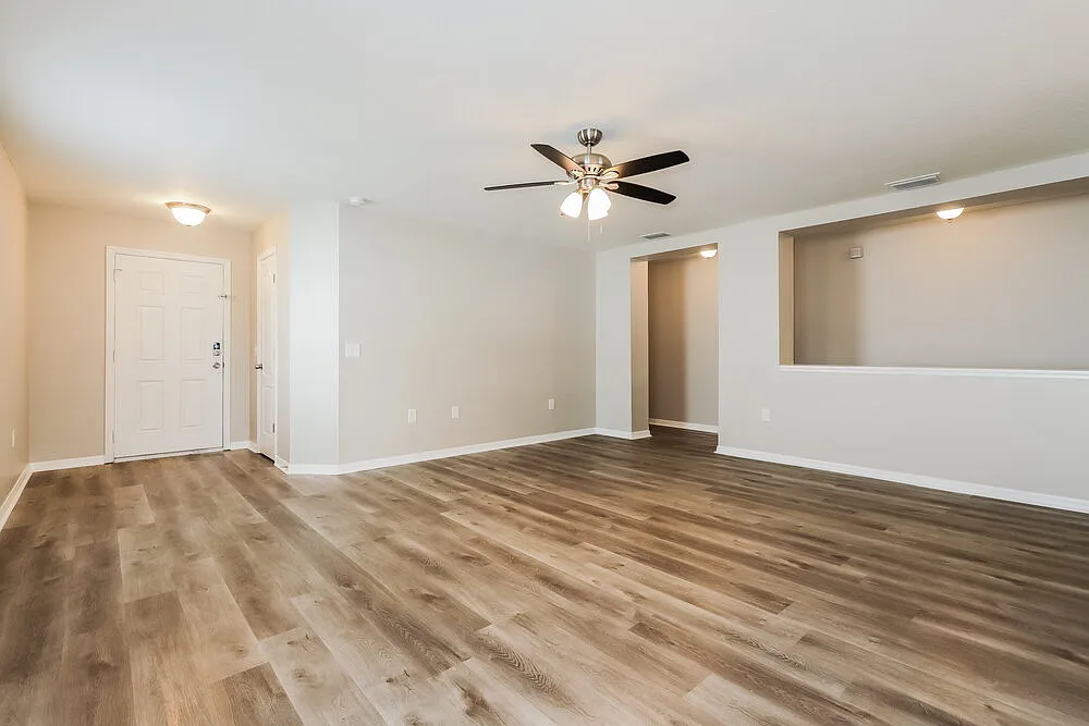 3 bed, 2.0 bath, 1710 sqft, $2,380 — Photo 4